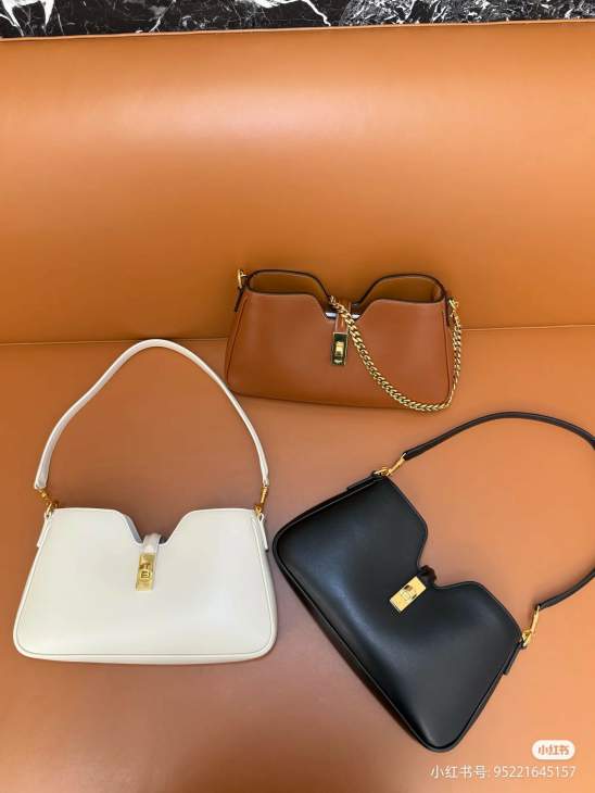 Picture of Celine Handbags _SKUfw225666912fw